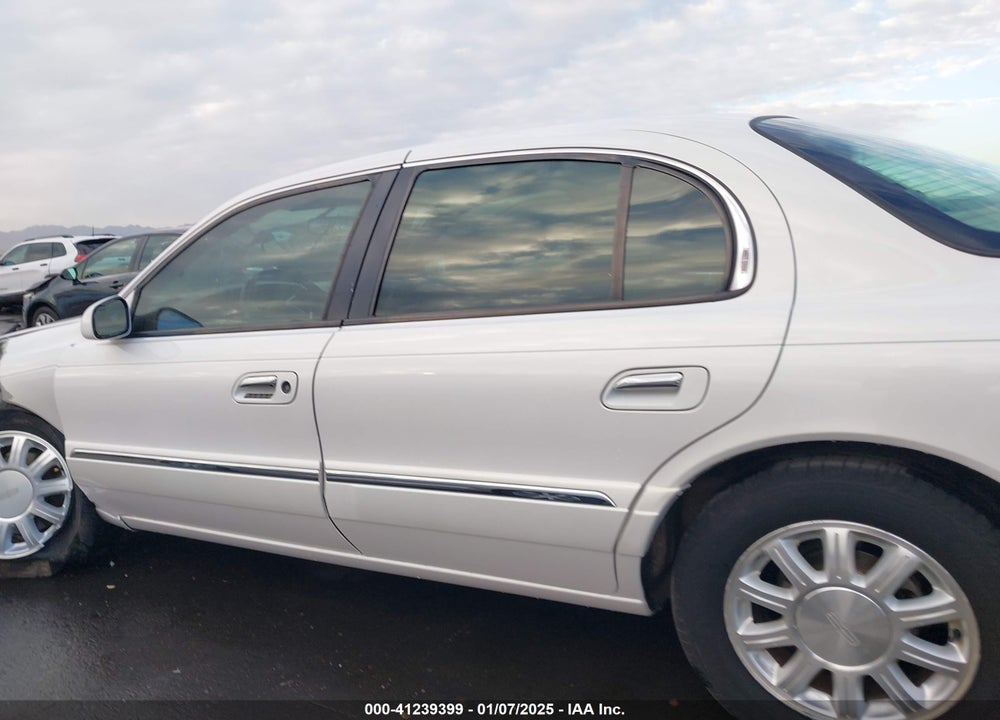 2000 LINCOLN CONTINENTAL VIN: 1LNHM97V3YY780002