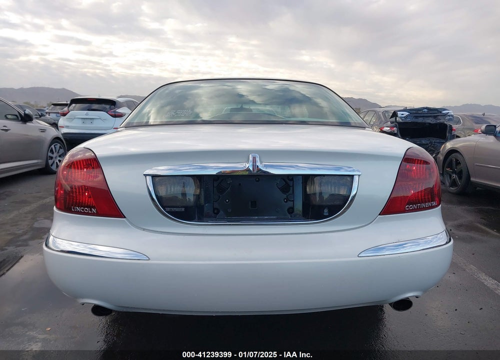2000 LINCOLN CONTINENTAL VIN: 1LNHM97V3YY780002
