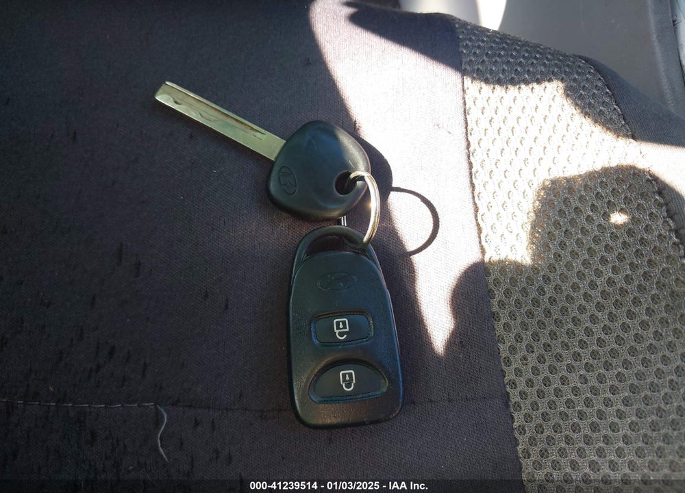 2013 HYUNDAI ACCENT VIN: KMHCU4AE8DU382694