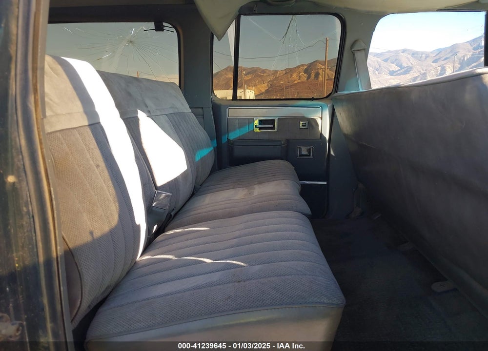 1988 CHEVROLET SUBURBAN V200 VIN: 1GNGV26K9JF129462