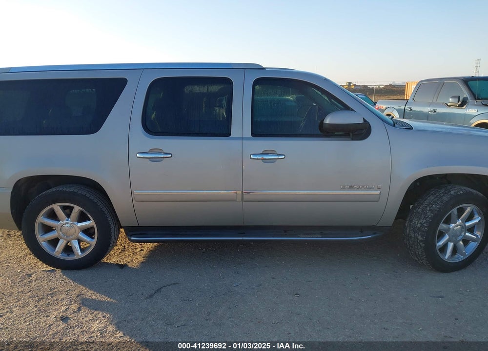 2009 GMC YUKON XL 1500 DENALI VIN: 1GKFC062X9R274992