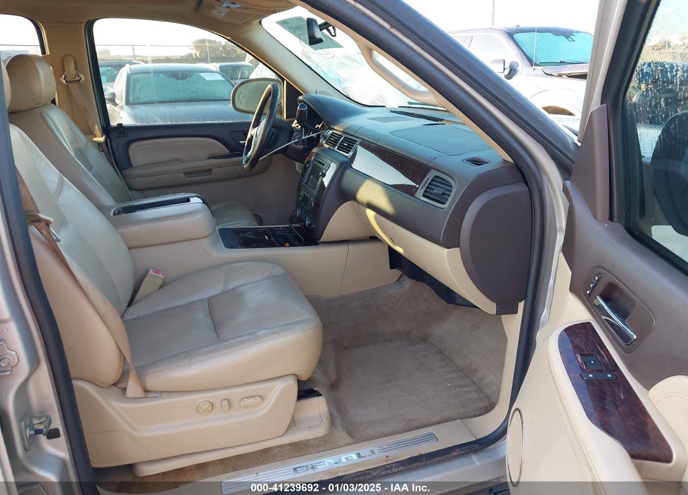 2009 GMC YUKON XL 1500 DENALI VIN: 1GKFC062X9R274992