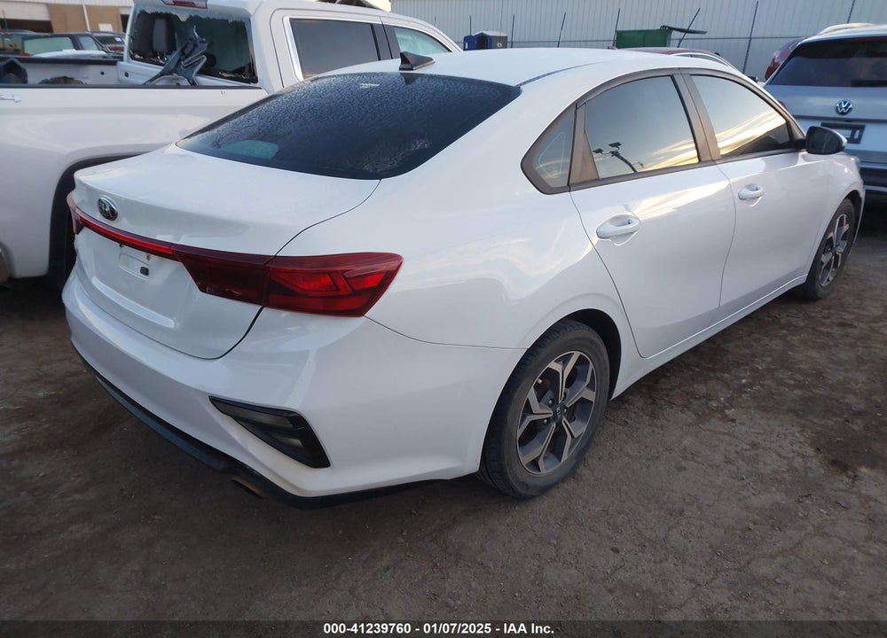 2021 KIA FORTE VIN: 3KPF24AD4ME330900