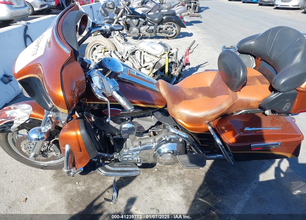 2008 HARLEY-DAVIDSON FLHTCUSE3 105TH ANNIVERSARY EDITION VIN: 1HD1PR8558Y957059