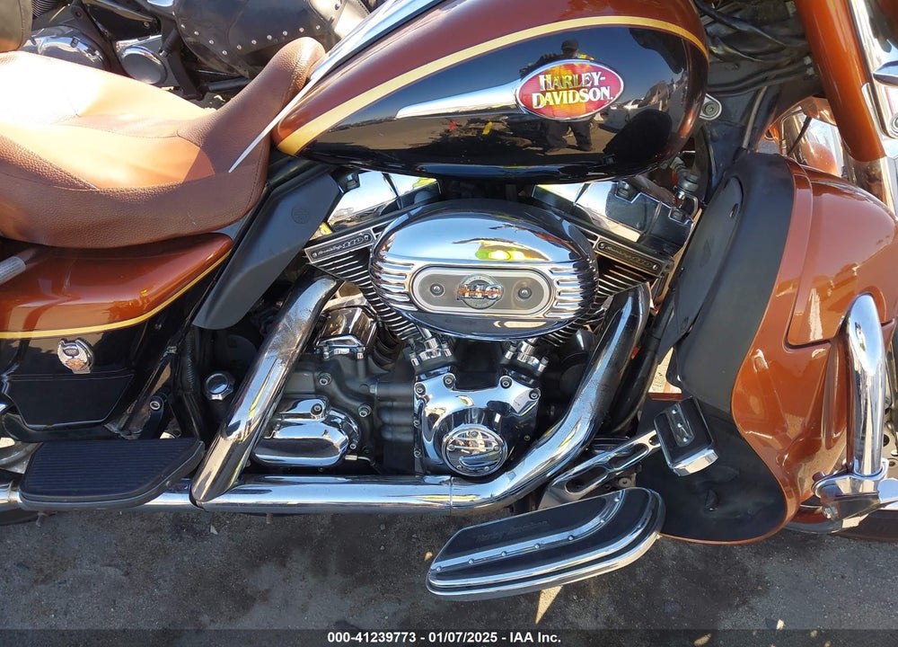 2008 HARLEY-DAVIDSON FLHTCUSE3 105TH ANNIVERSARY EDITION VIN: 1HD1PR8558Y957059