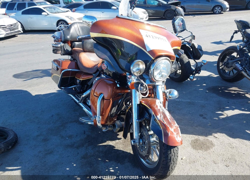2008 HARLEY-DAVIDSON FLHTCUSE3 105TH ANNIVERSARY EDITION VIN: 1HD1PR8558Y957059