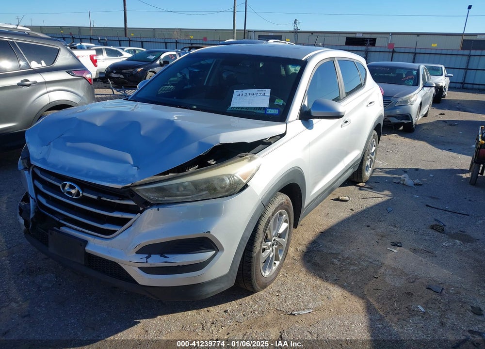 2017 HYUNDAI TUCSON SE VIN: KM8J23A44HU592780