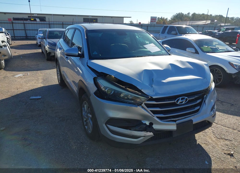 2017 HYUNDAI TUCSON SE VIN: KM8J23A44HU592780