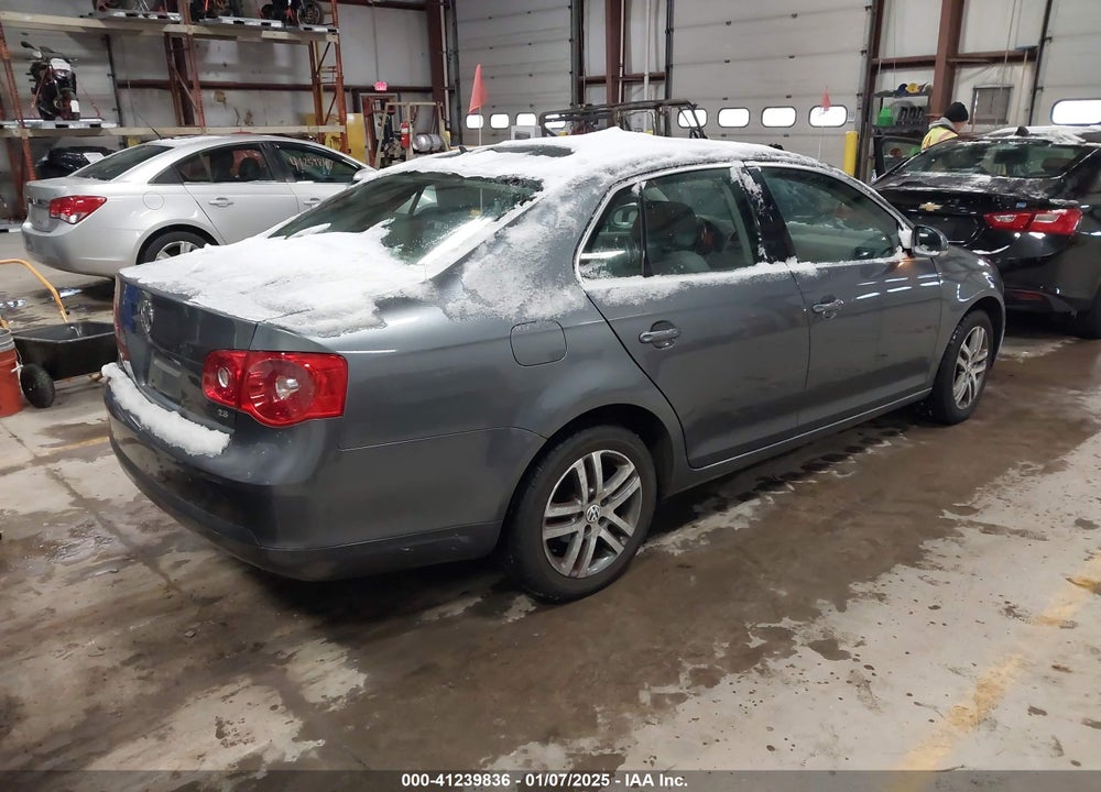 2005 VOLKSWAGEN JETTA 2.5 VIN: 3VWSF71K95M639558