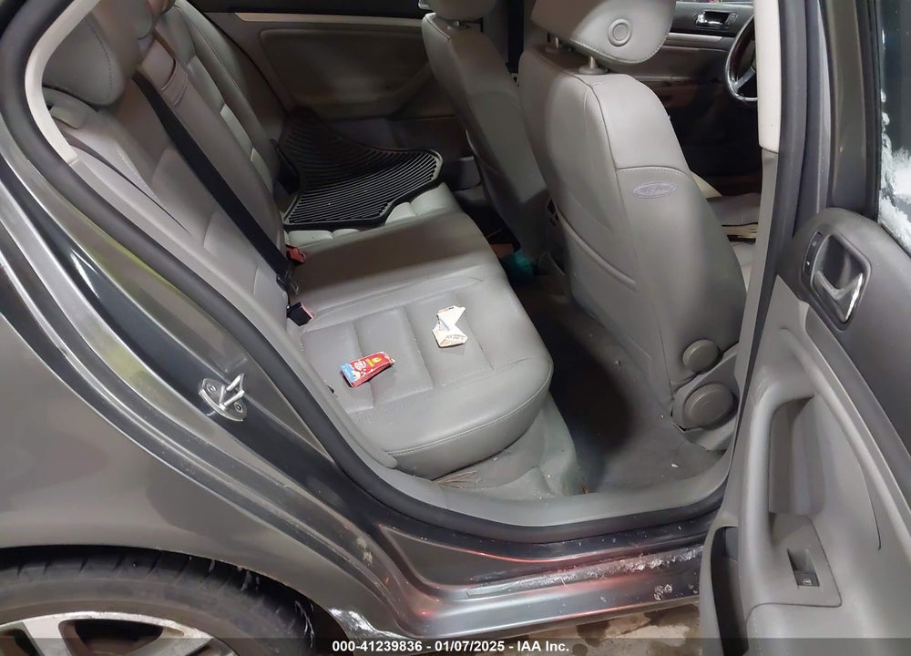 2005 VOLKSWAGEN JETTA 2.5 VIN: 3VWSF71K95M639558