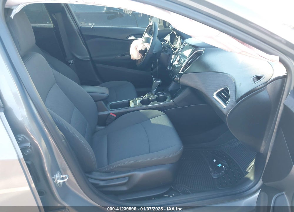 2018 CHEVROLET CRUZE LT AUTO VIN: 1G1BE5SM7J7238016