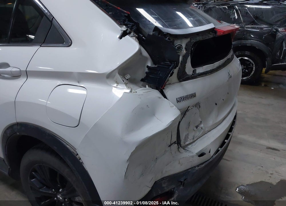 2018 MITSUBISHI ECLIPSE CROSS LE VIN: JA4AT4AA7JZ047253