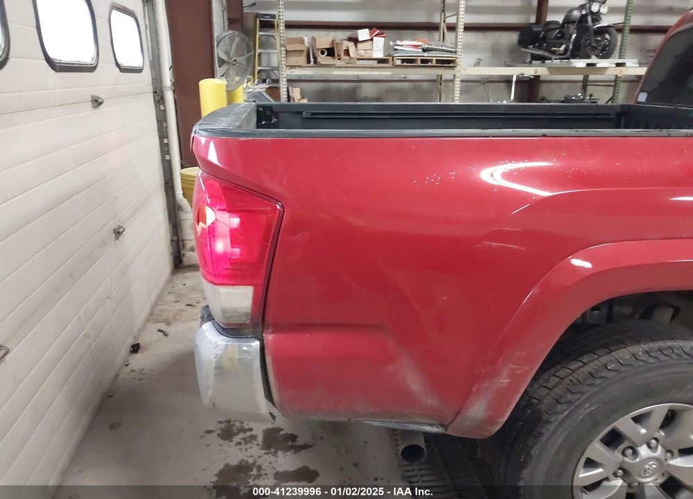2017 TOYOTA TACOMA SR5 V6 VIN: 5TFDZ5BN8HX018651
