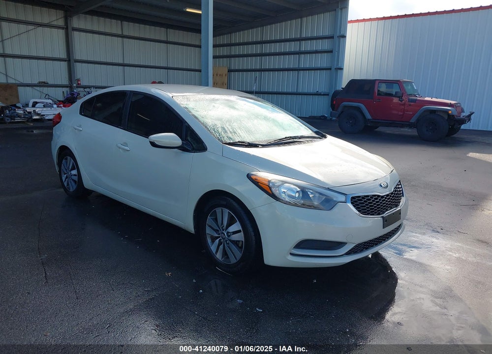 2015 KIA FORTE LX VIN: KNAFK4A6XF5338237