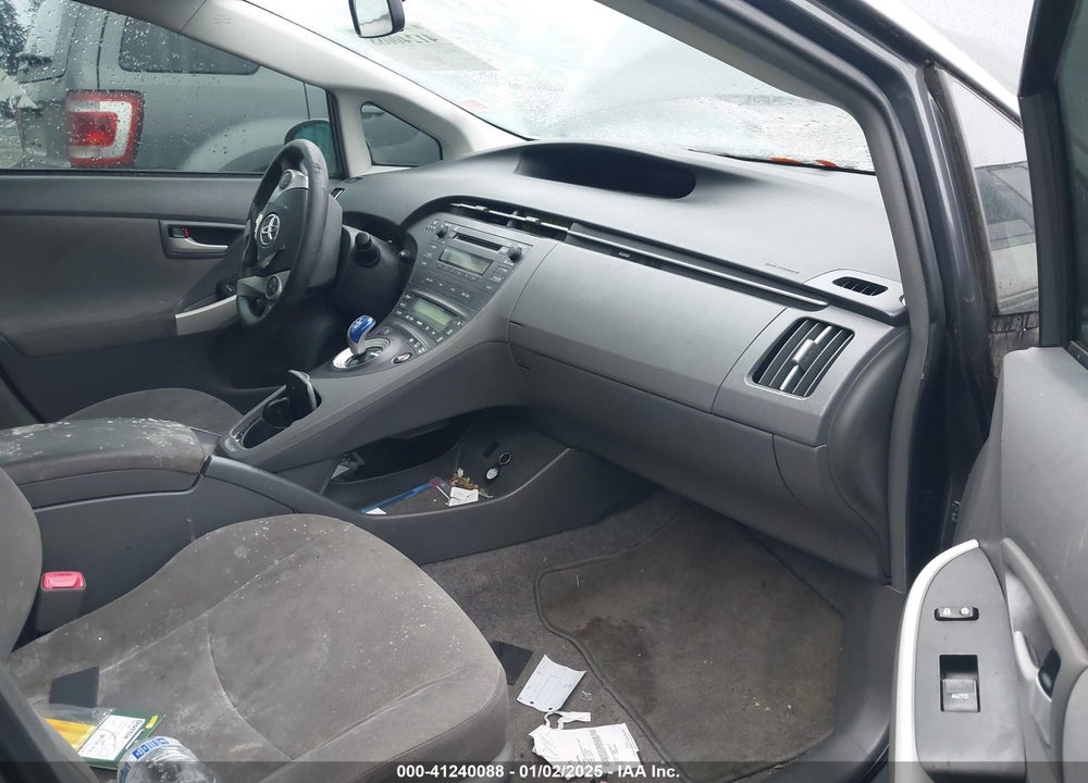 2011 TOYOTA PRIUS TWO VIN: JTDKN3DU0B1380267