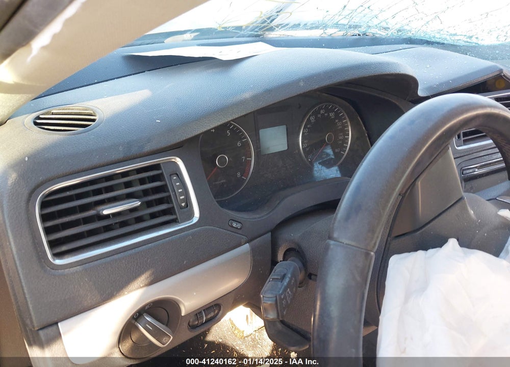 2013 VOLKSWAGEN JETTA VIN: 3VWDP7AJ8DM263351