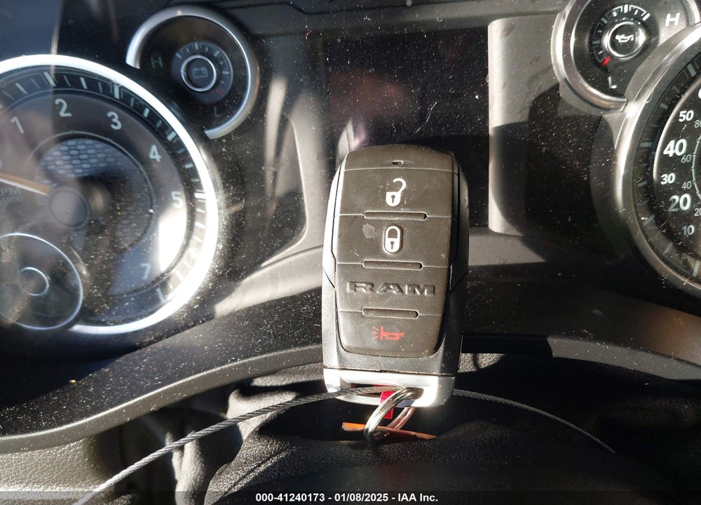 2019 RAM 1500 VIN: 1C6RREGT1KN595979