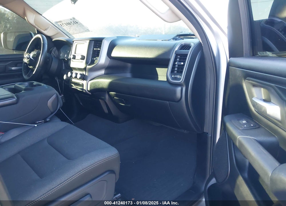 2019 RAM 1500 VIN: 1C6RREGT1KN595979