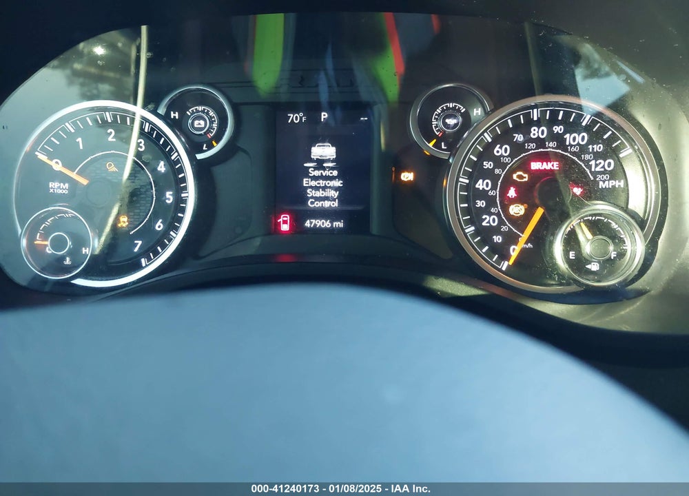 2019 RAM 1500 VIN: 1C6RREGT1KN595979