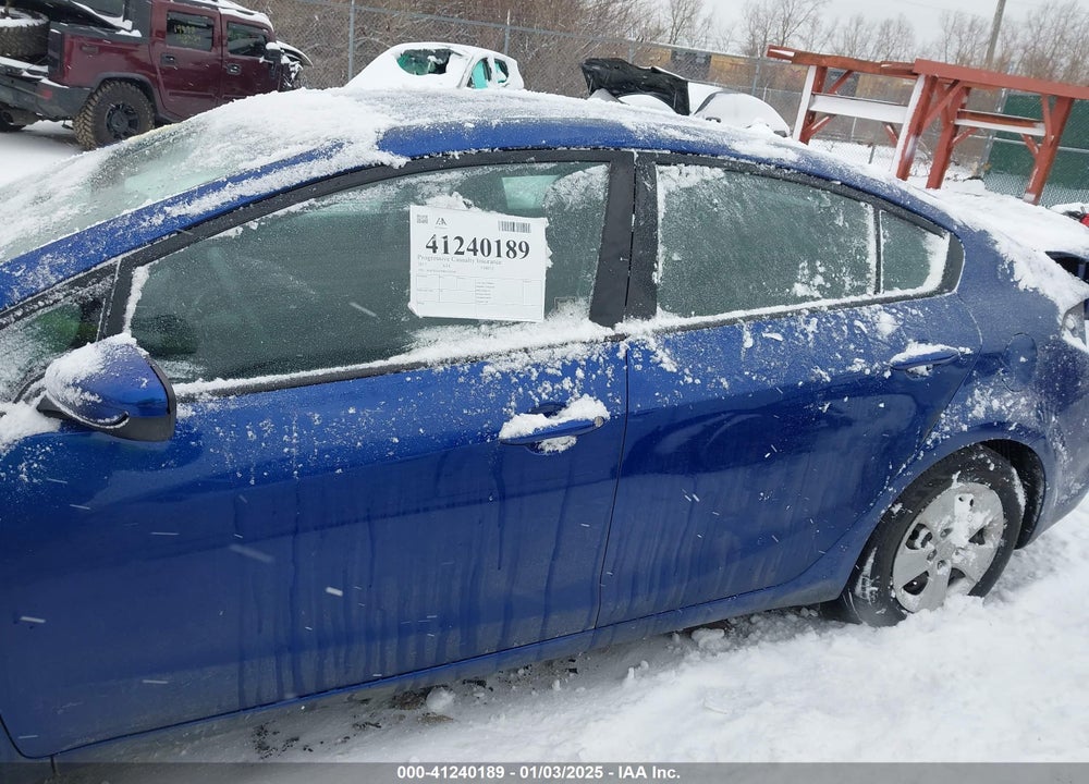 2017 KIA FORTE VIN: 3KPFK4A74HE145598