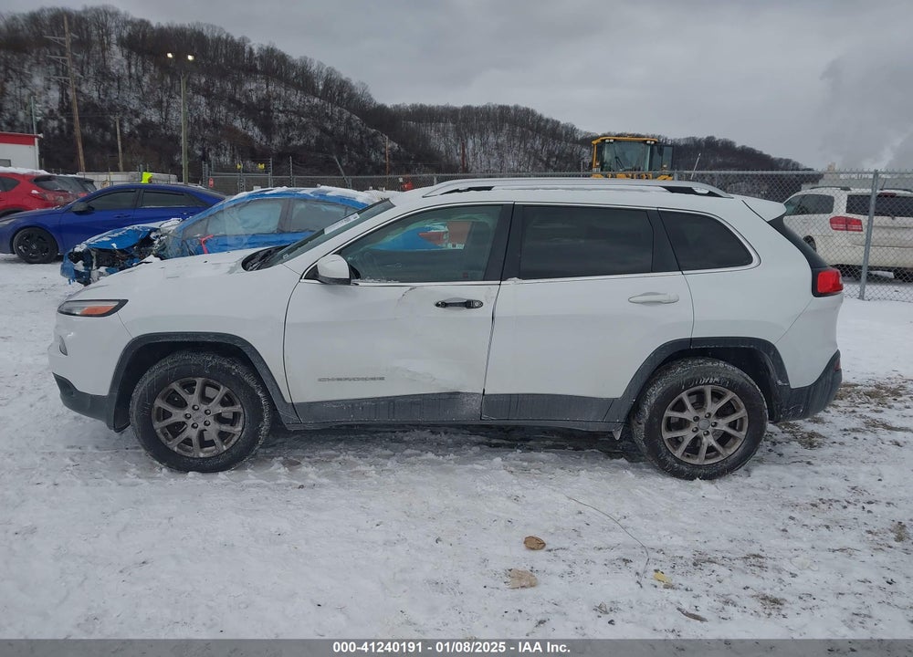 2017 JEEP CHEROKEE LATITUDE 4X4 VIN: 1C4PJMCB2HW520676