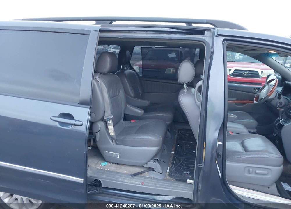 2008 TOYOTA SIENNA LIMITED VIN: 5TDBK22C58S009257