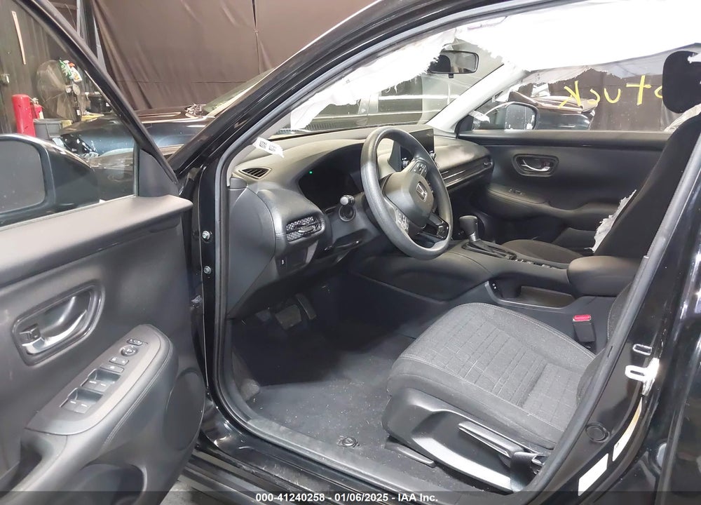 2024 HONDA HR-V AWD LX VIN: 3CZRZ2H37RM720732