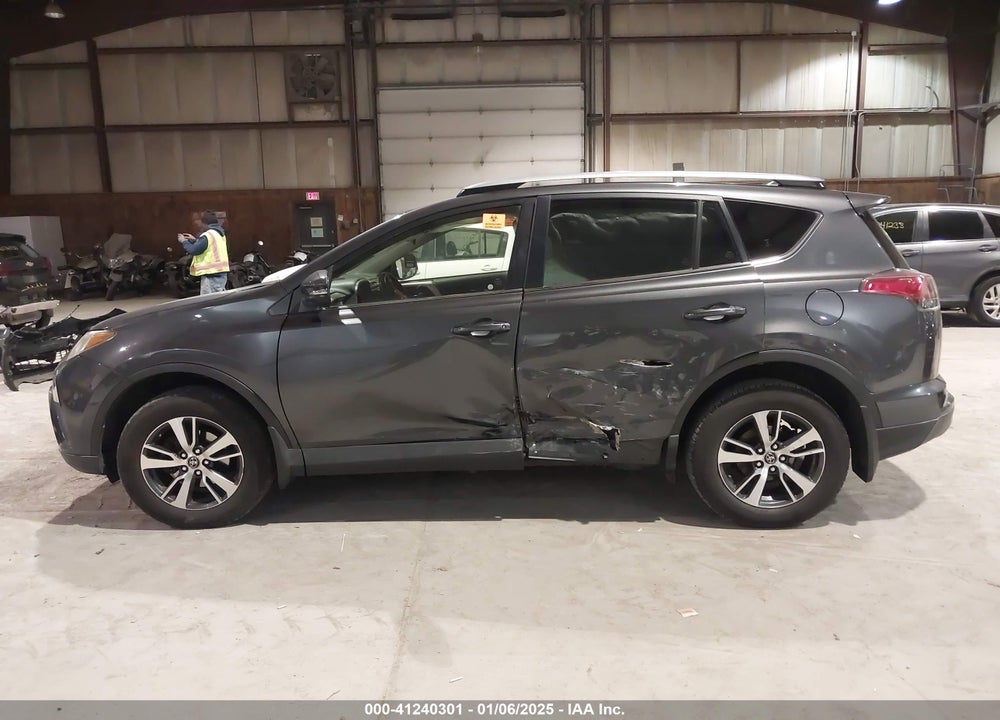 2018 TOYOTA RAV4 VIN: JTMRFREV4JJ242655