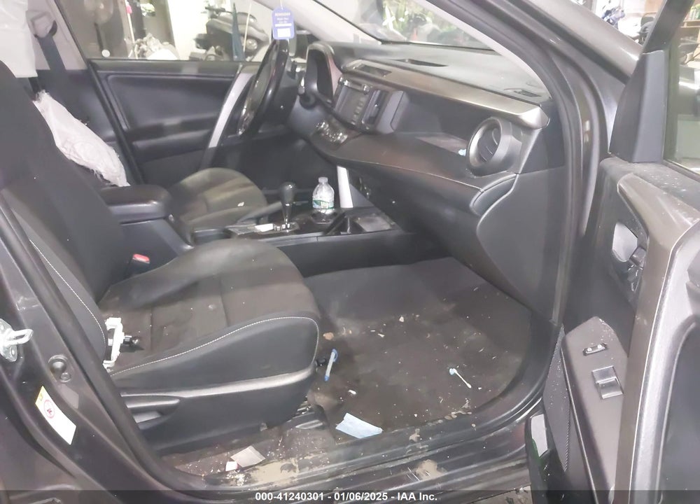 2018 TOYOTA RAV4 VIN: JTMRFREV4JJ242655