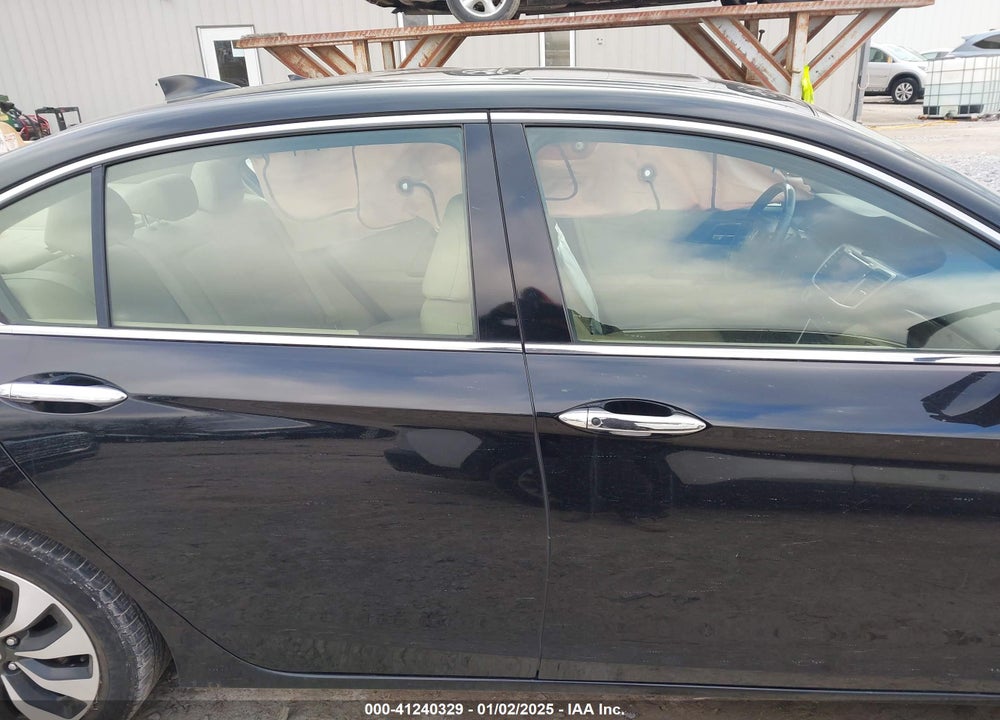 2017 HONDA ACCORD VIN: JHMCR6F57HC000997