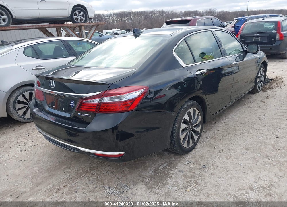 2017 HONDA ACCORD VIN: JHMCR6F57HC000997