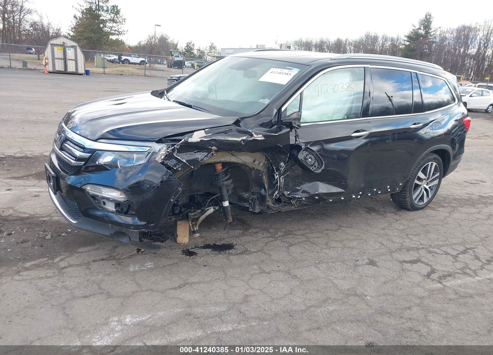 2017 HONDA PILOT TOURING VIN: 5FNYF6H9XHB022415