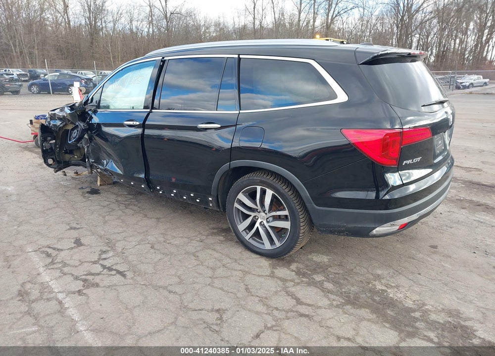 2017 HONDA PILOT TOURING VIN: 5FNYF6H9XHB022415