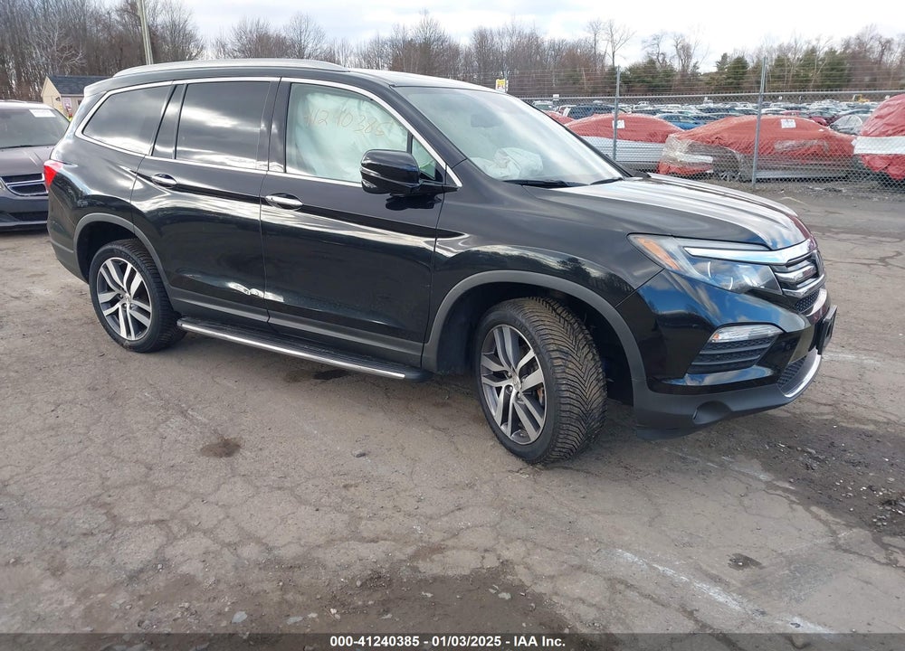 2017 HONDA PILOT TOURING VIN: 5FNYF6H9XHB022415