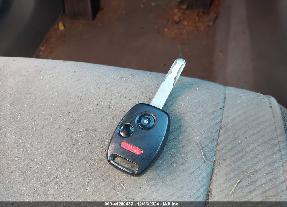 2011 HONDA CIVIC LX VIN: 2HGFA1F52BH308867