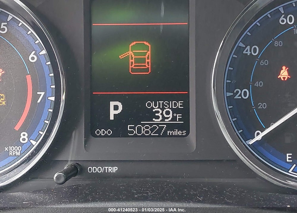 2018 TOYOTA COROLLA LE VIN: 2T1BURHE1JC038619