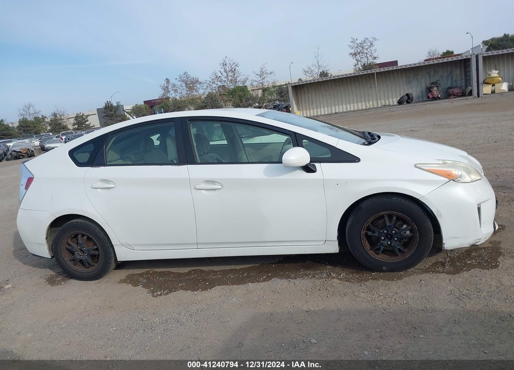 2014 TOYOTA PRIUS TWO VIN: JTDKN3DUXE1773276