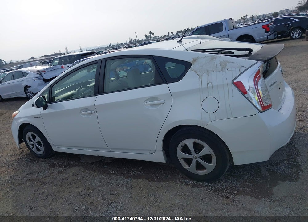 2014 TOYOTA PRIUS TWO VIN: JTDKN3DUXE1773276