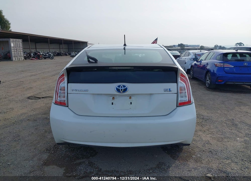 2014 TOYOTA PRIUS TWO VIN: JTDKN3DUXE1773276