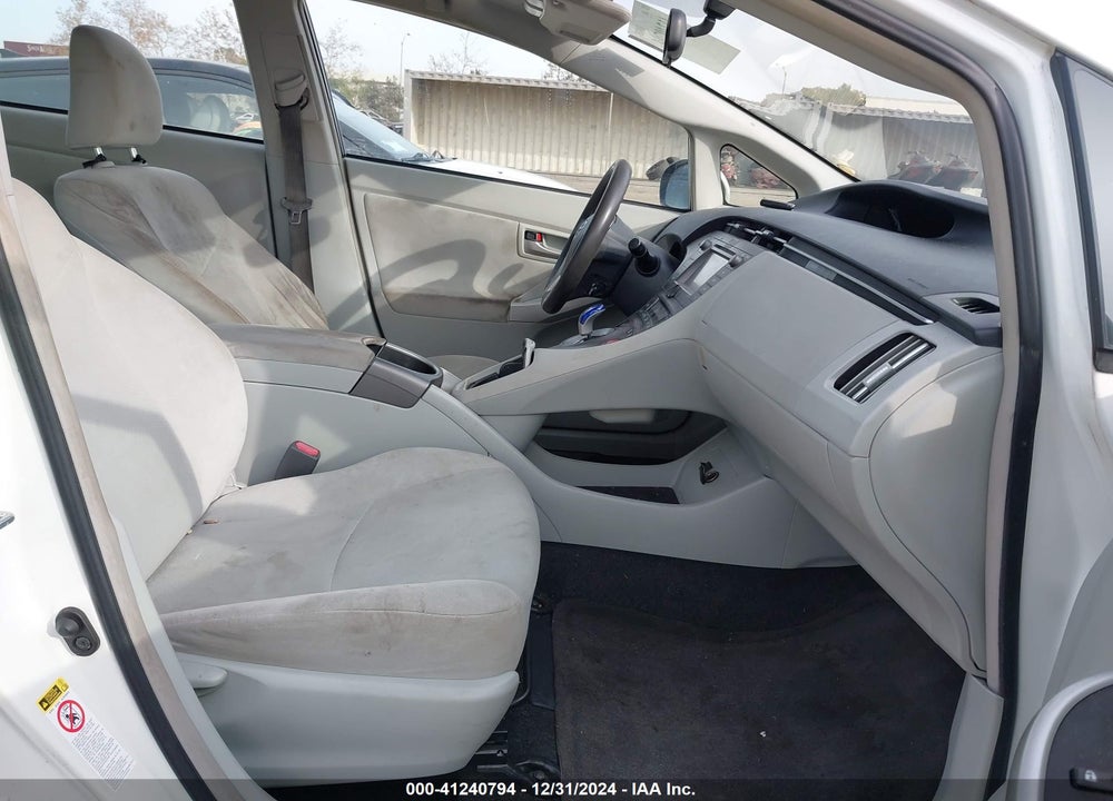 2014 TOYOTA PRIUS TWO VIN: JTDKN3DUXE1773276