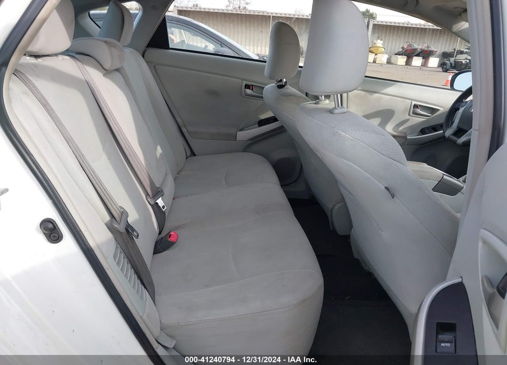 2014 TOYOTA PRIUS TWO VIN: JTDKN3DUXE1773276