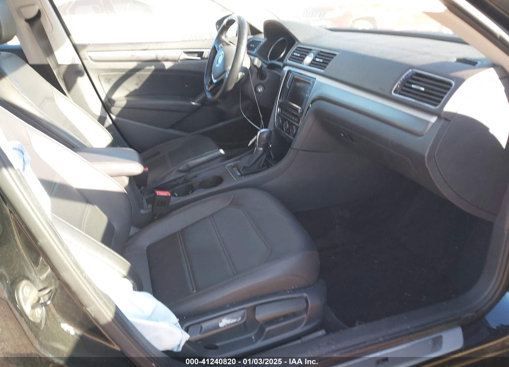 2017 VOLKSWAGEN PASSAT 1.8T R-LINE VIN: 1VWDT7A36HC002434