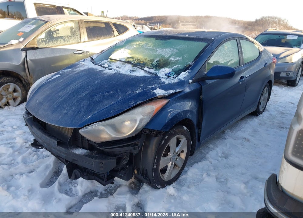 2013 HYUNDAI ELANTRA VIN: KMHDH4AE3DU952139