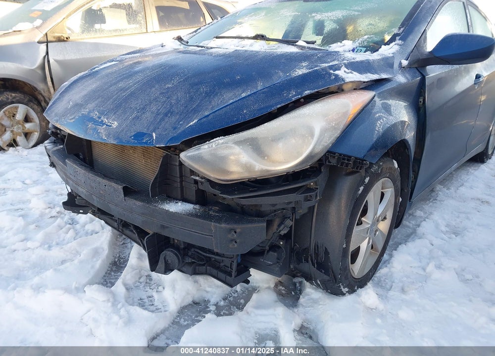 2013 HYUNDAI ELANTRA VIN: KMHDH4AE3DU952139
