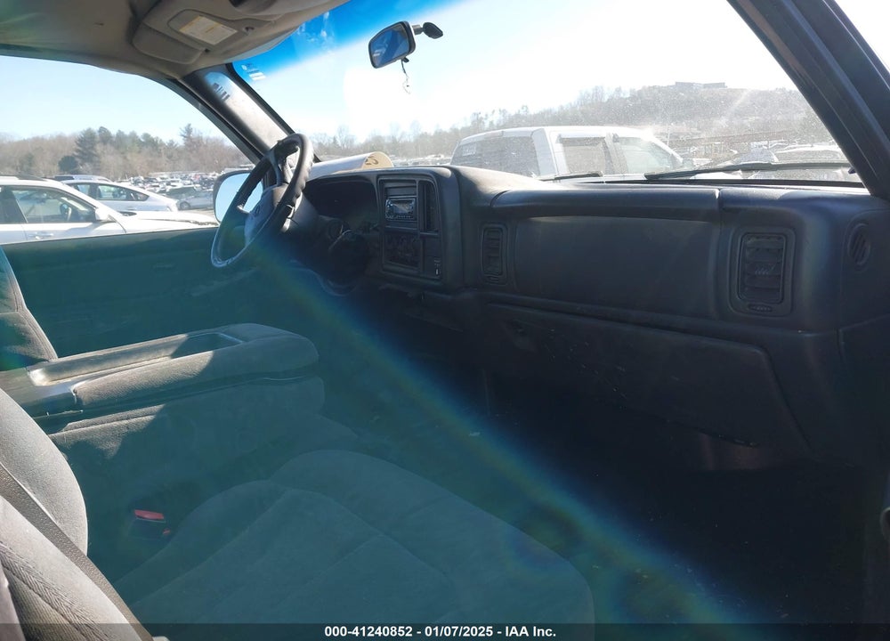 2001 CHEVROLET SILVERADO 2500HD LS VIN: 1GCHK24U81E215264