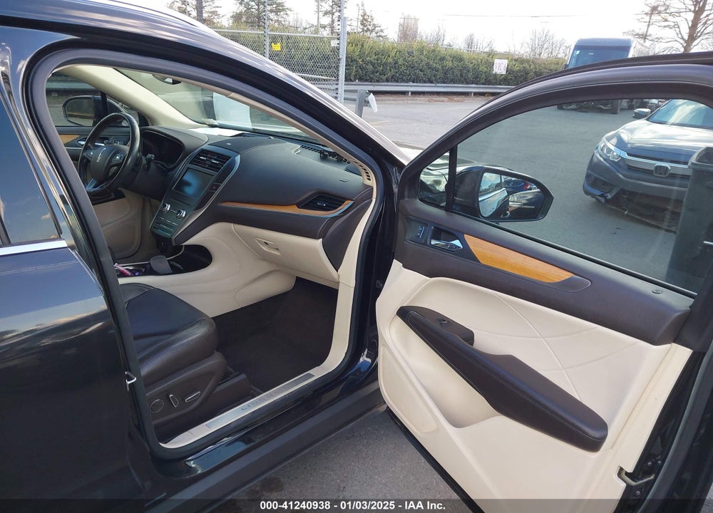 2015 LINCOLN MKC VIN: 5LMCJ1A95FUJ30301