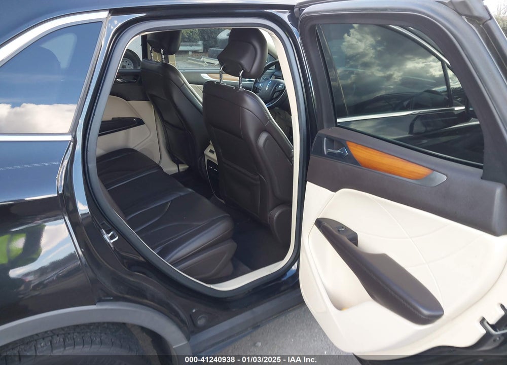 2015 LINCOLN MKC VIN: 5LMCJ1A95FUJ30301