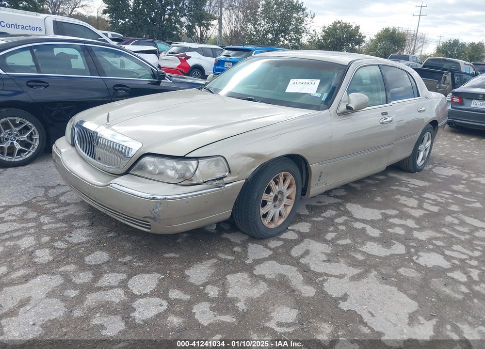 2006 LINCOLN TOWN CAR SIGNATURE LIMITED VIN: 1LNHM82V06Y625776