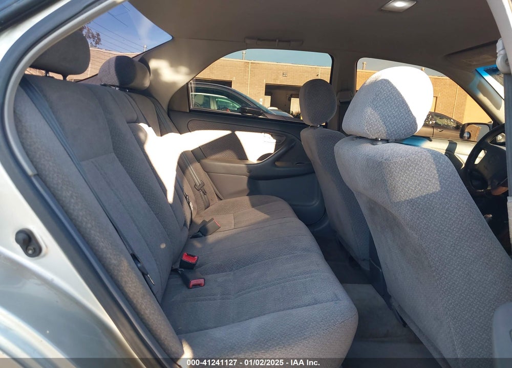 2000 TOYOTA CAMRY LE VIN: JT2BG22K3Y0463740