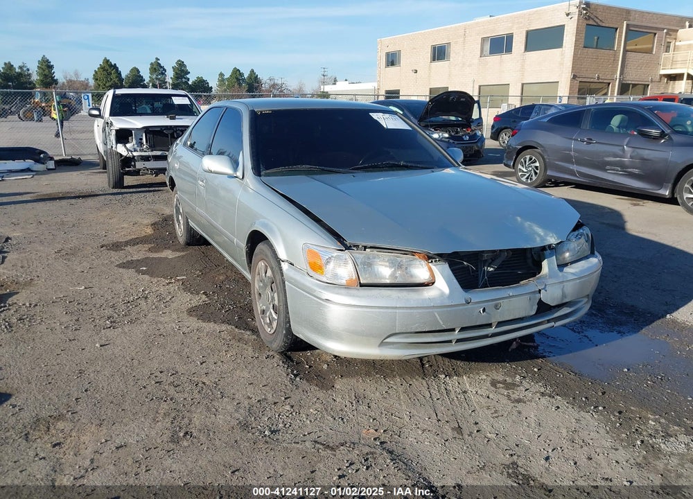 2000 TOYOTA CAMRY LE VIN: JT2BG22K3Y0463740